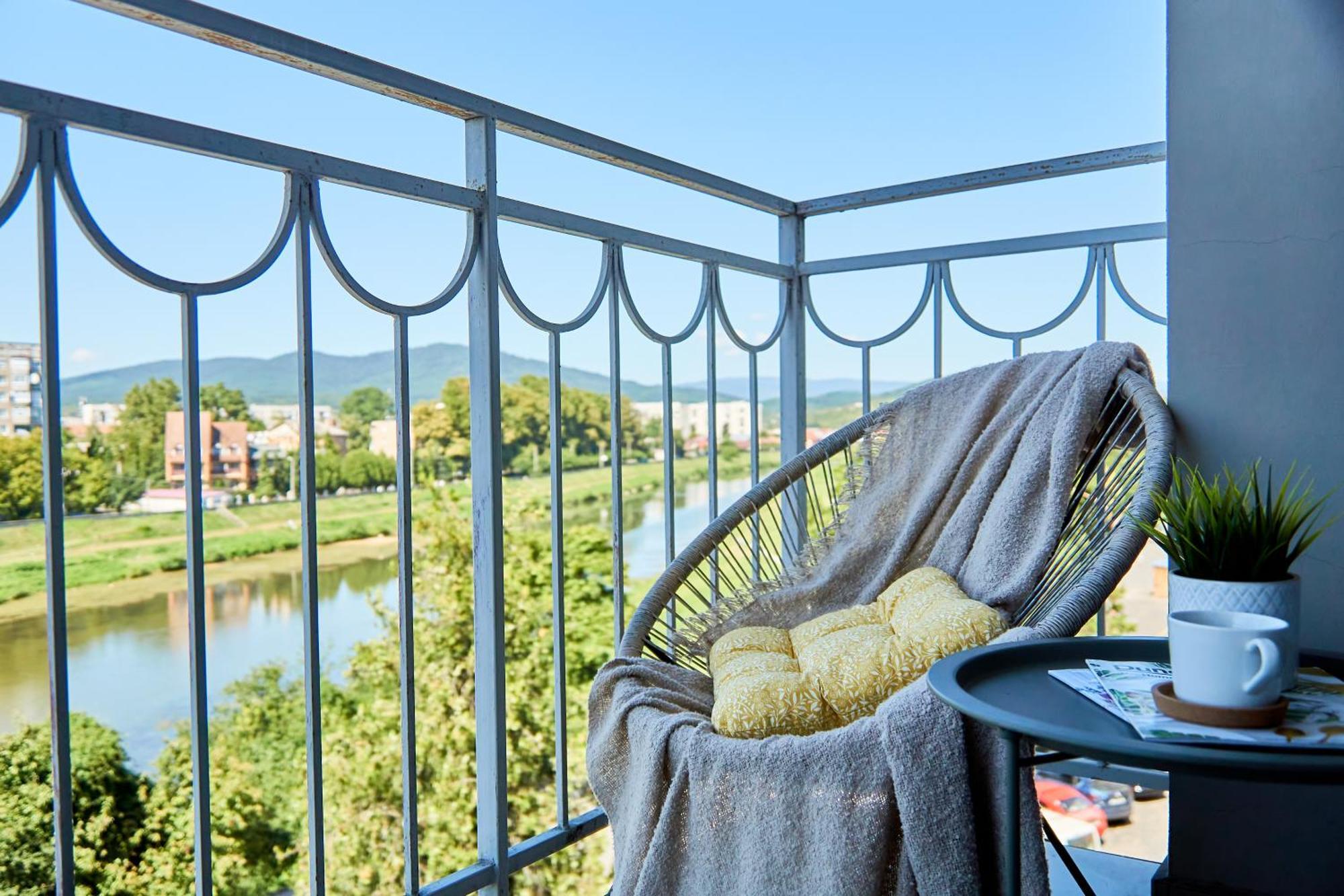 Wonderful Panoramic View Apartment Mukačevo Esterno foto