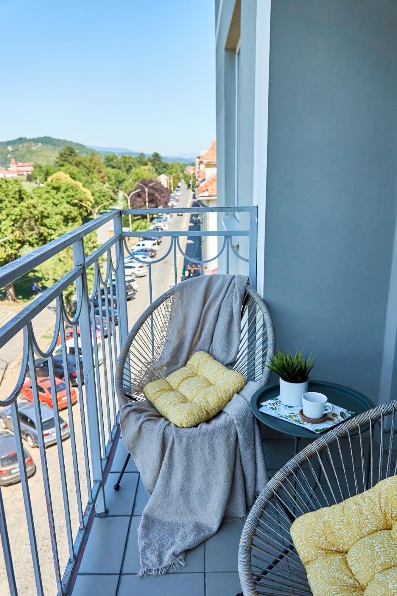 Wonderful Panoramic View Apartment Mukačevo Esterno foto