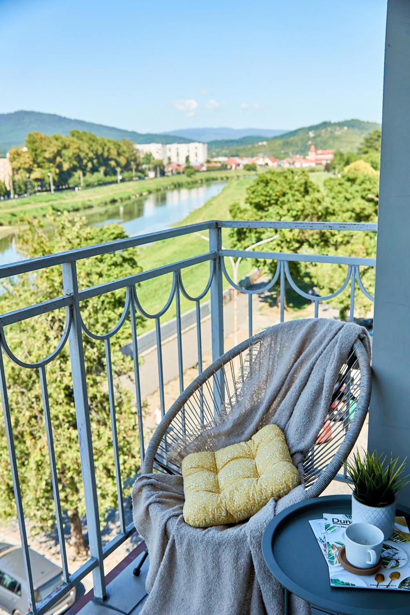 Wonderful Panoramic View Apartment Mukačevo Esterno foto